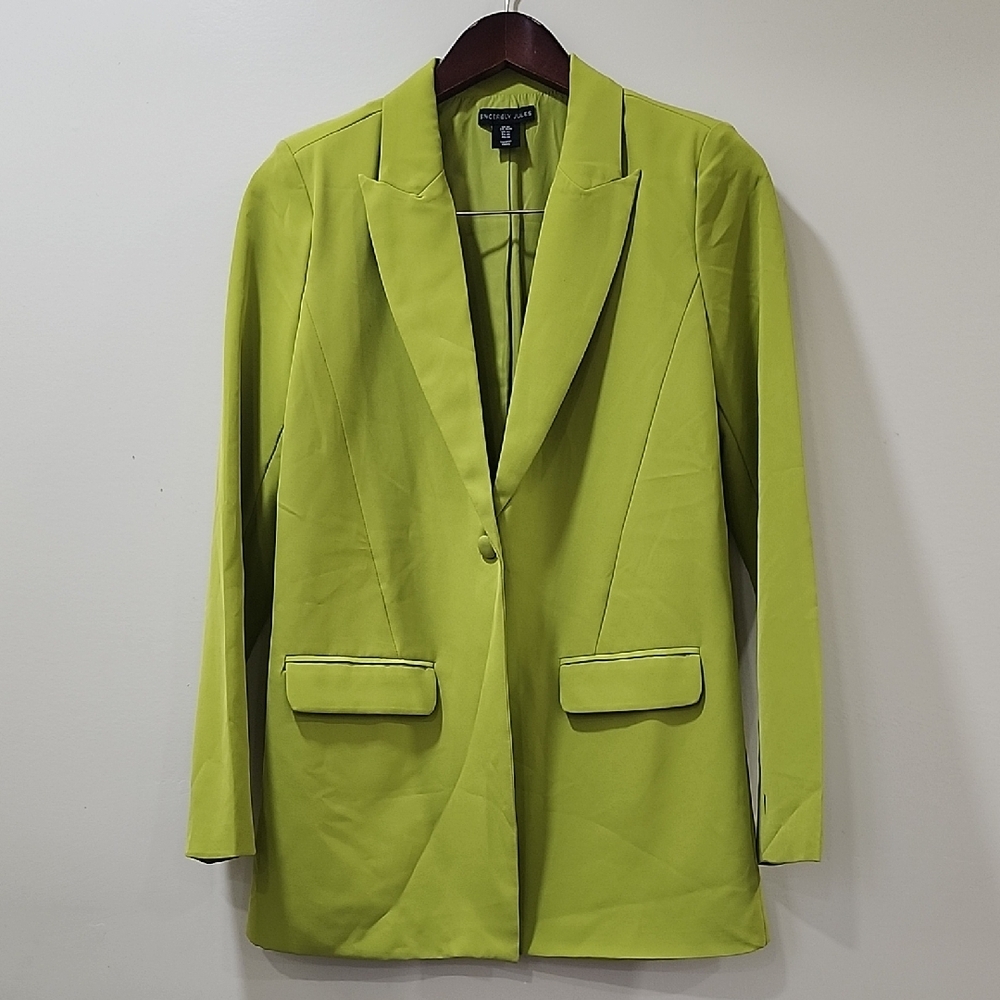 Vibrant Lime Green Blazer Chic and Modern Look He has that little spot. - Picture 2 of 10